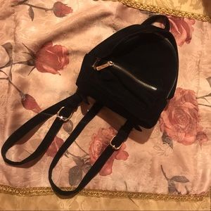 ❌SOLD❌ Black Forever 21 Velvet Mini Backpack